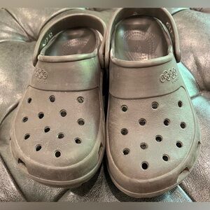 CROCS Unisex Gray Water Shoes with Ventilated Design Women’s 8 Men’s 6